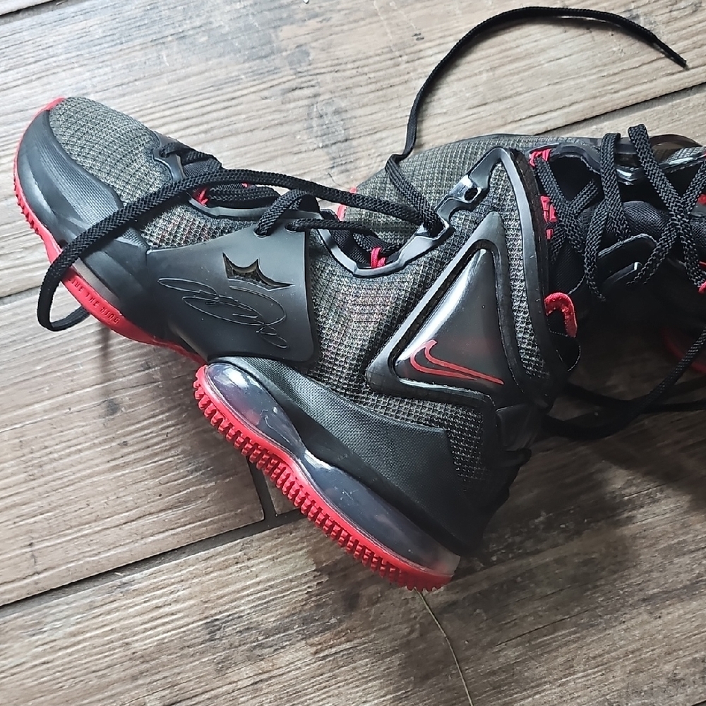 Nike Black and Red High-Top Sneakers